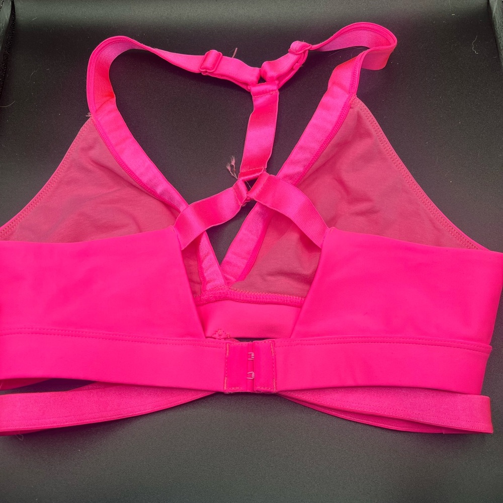 Vibrant Pink Sports Bra with Smooth Cups and Stretchy Fit - Picture 2 of 5